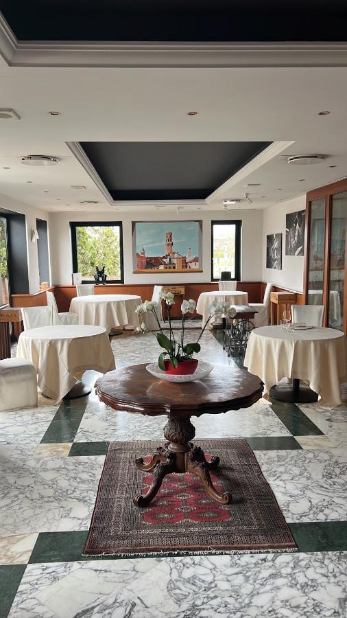 Hotel Cinzia Ristorante Christian E Manuel 베르첼리 외부 사진