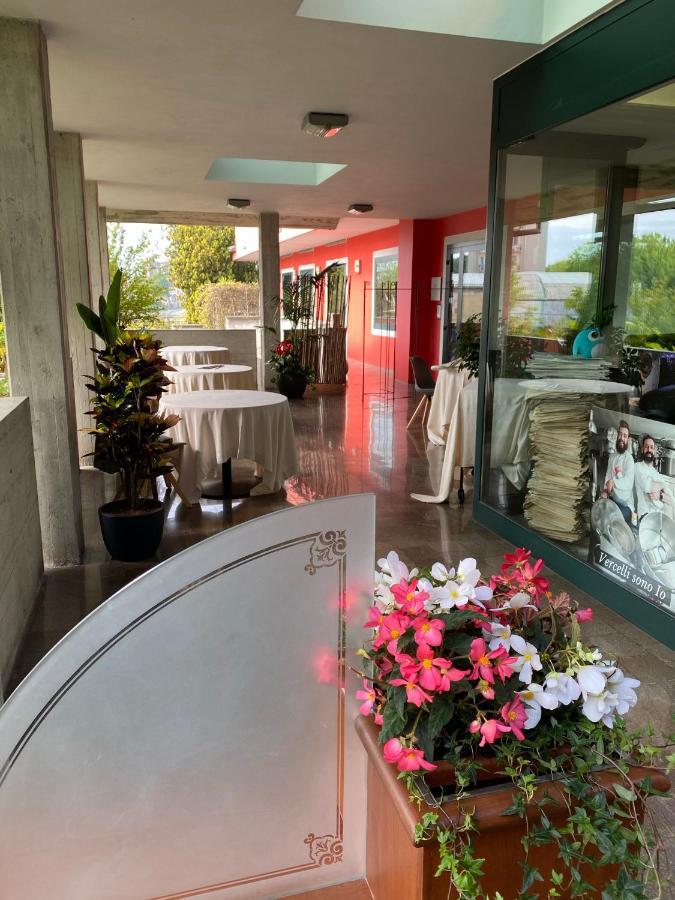 Hotel Cinzia Ristorante Christian E Manuel 베르첼리 외부 사진